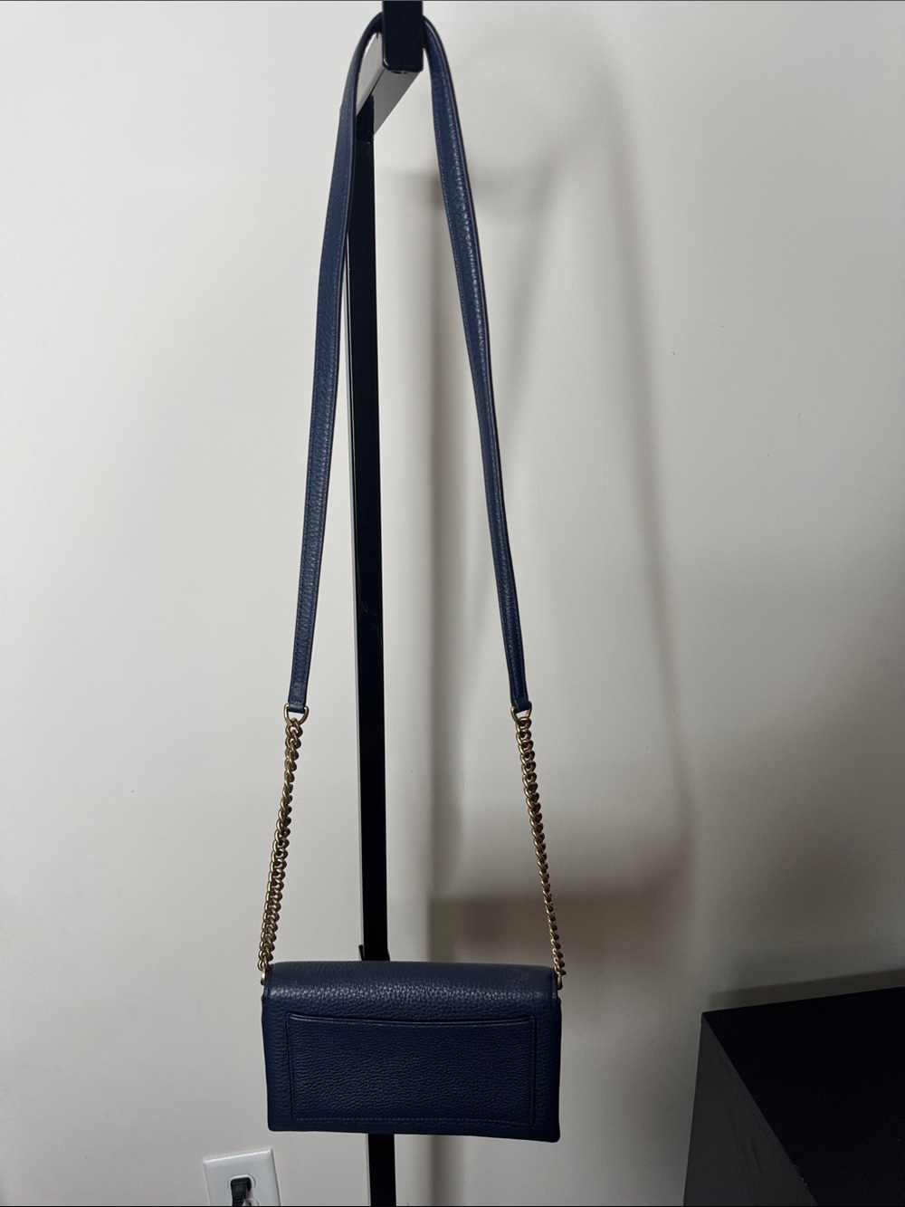 Tory Burch Navy Leather Crossbody with Gold Logo Chain - Picture 2 of 13